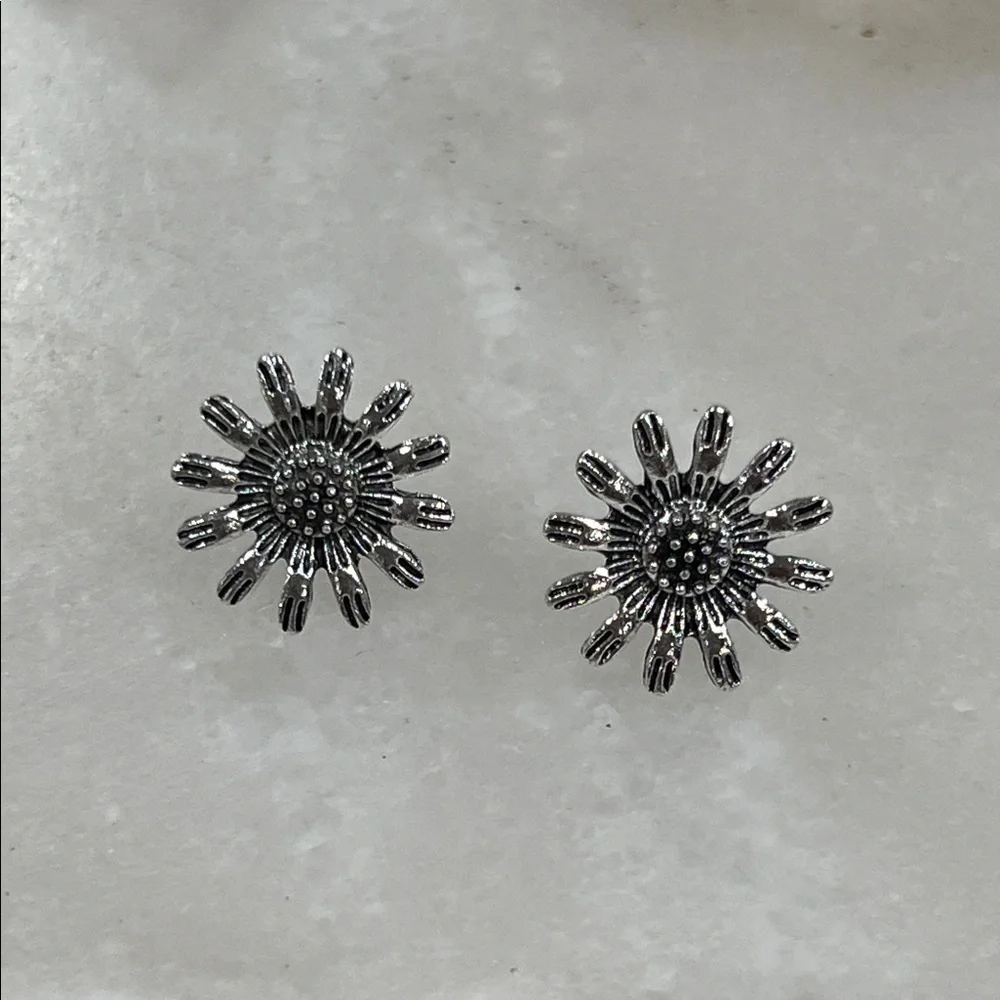 Elegant Silver Floral Earrings